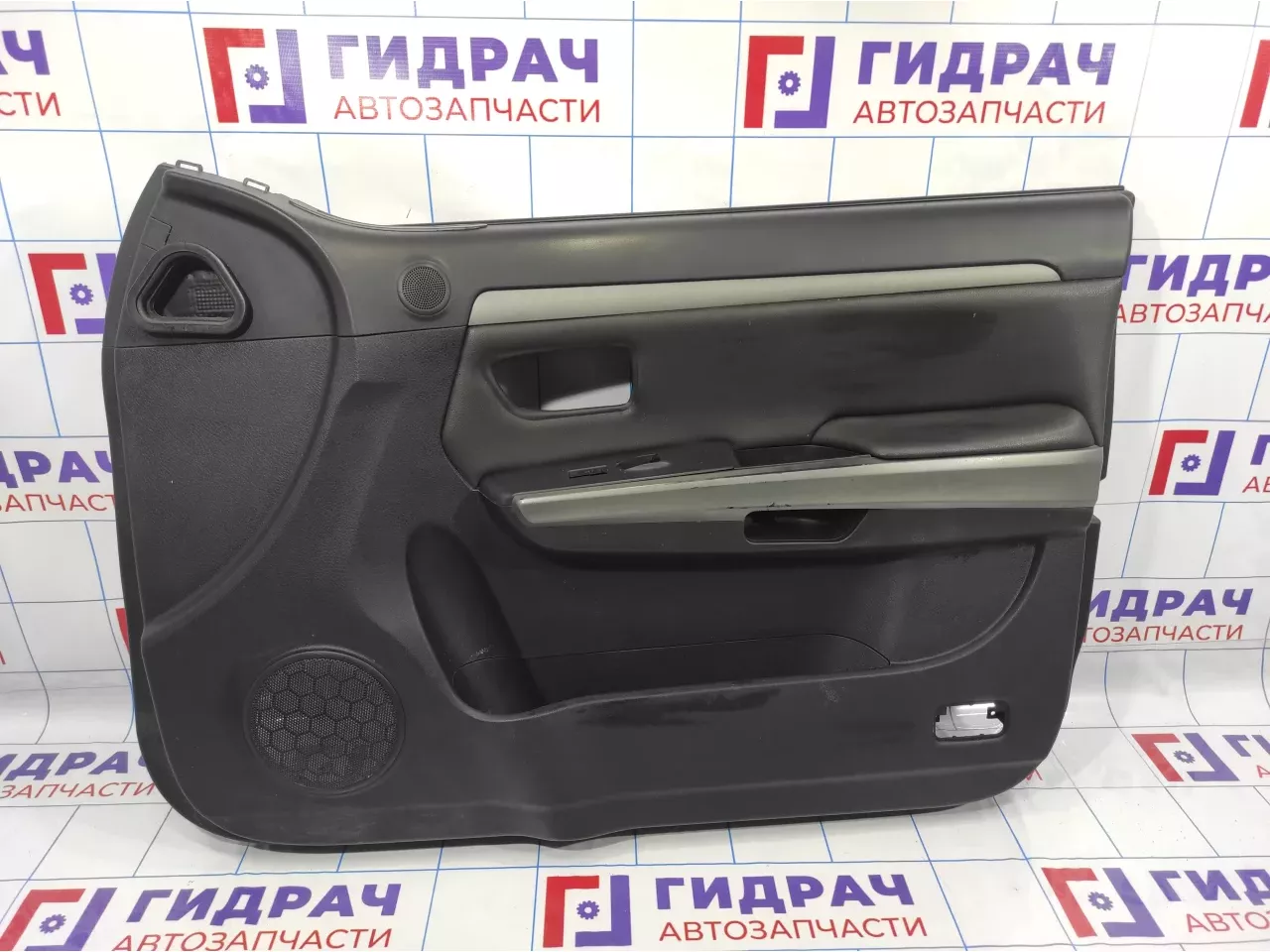 Обшивка двери передней правой Great Wall Hover H3 6102200K800089. Царапины.